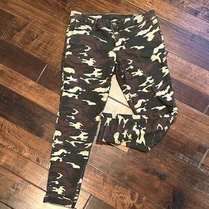 Camouflage Jeans